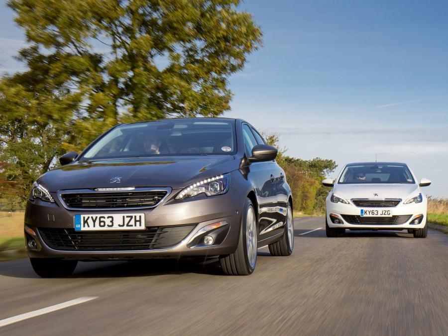  Peugeot 308 2013 года  (UK) (фото 15 из 25)